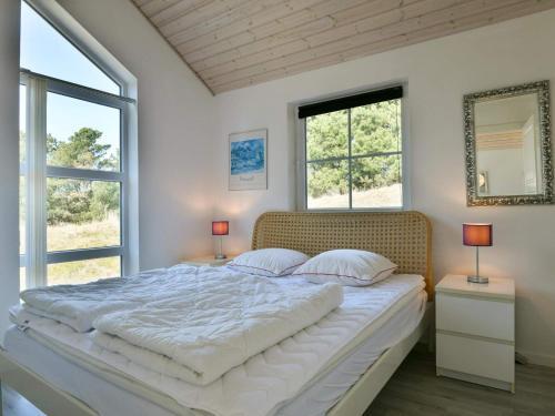Holiday Home Fan� Clxxxv