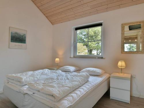 Holiday Home Fan� Clxxxv