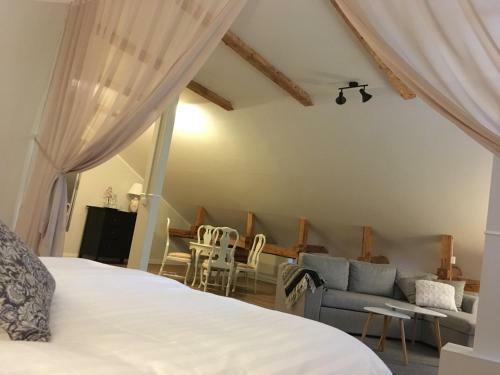 Cafe-restaurant & Hotel Saima