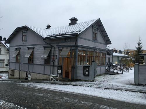 Cafe-restaurant & Hotel Saima