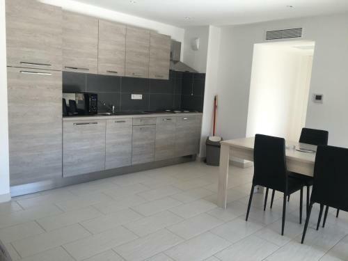 Aparthotel Les Aliz�s