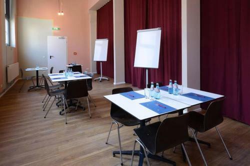 Raumquartier Zum Arbeiten Und Feiern