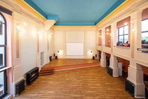 Raumquartier Zum Arbeiten Und Feiern
