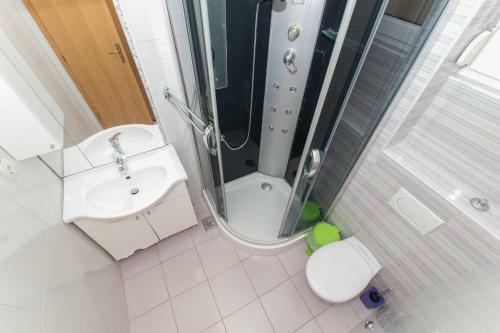 Studio Apartments Zloic In Krvavica