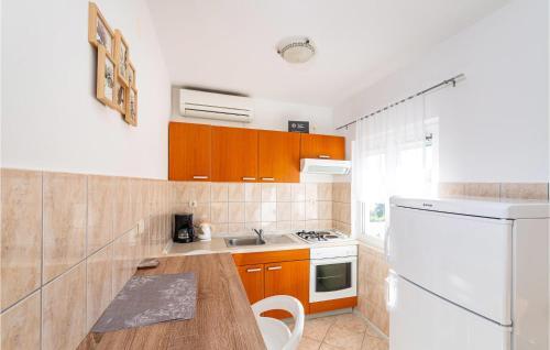Beautiful Apartment In Krusevo With 2 Bedrooms