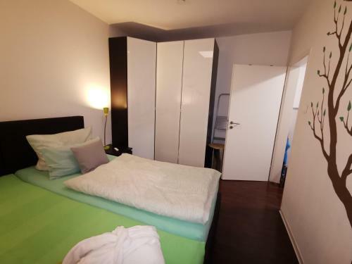 Apartamento Gr�ne Fewo Am Waldrand