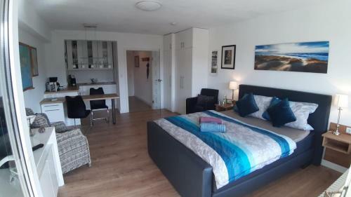 Modern City Apartment With Balcony And Nice Parc View