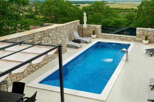 Stone Villa Didovi Snovi With Heated Pool