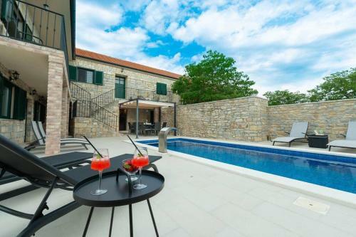 Stone Villa Didovi Snovi With Heated Pool