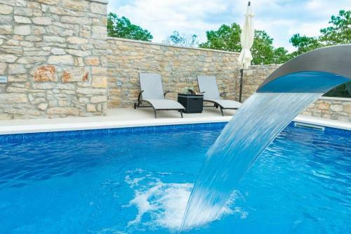 Stone Villa Didovi Snovi With Heated Pool