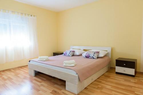 Poolincluded - Holiday Home Maslina