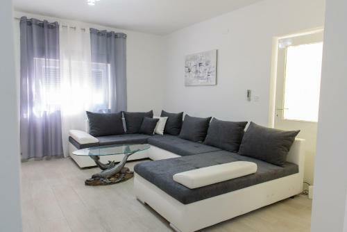 Poolincluded - Holiday Home Maslina