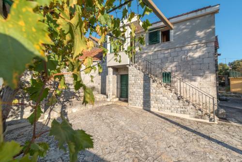 Apartment Roko Trogir-ljubitovica