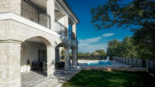 Villa Holiday