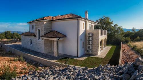 Villa Holiday