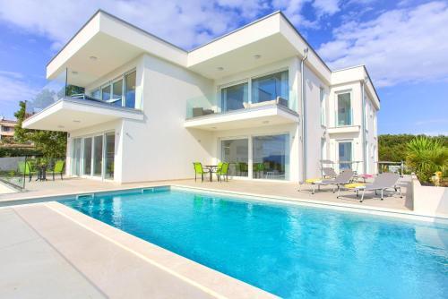 Apartamento Villa Helines*****
