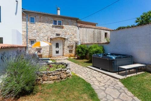 Apartamento Lilo Lavender Holiday Home For 2-4 People