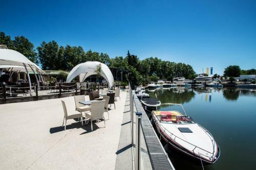 Holiday Marina Resort