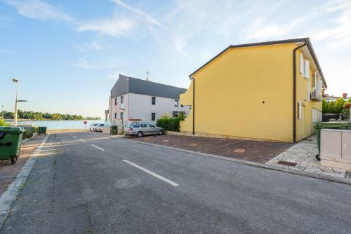 Hostal Manfroi House With Apartments