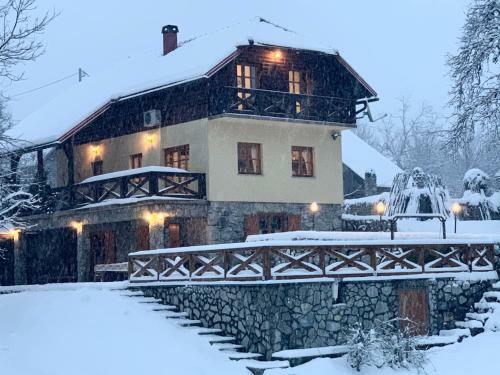 Villa Ku?a Za Odmor Kratohvil