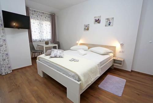 Hostal Guesthouse Villa Domenico