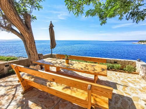 Holiday House "figurica" Lun