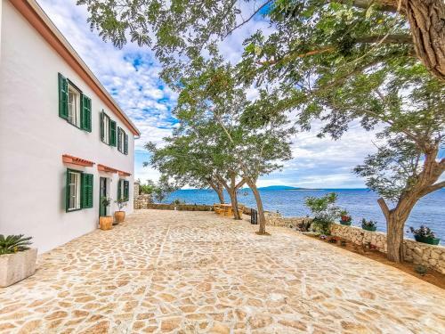 Holiday House "figurica" Lun