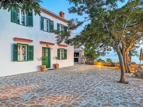 Holiday House "figurica" Lun
