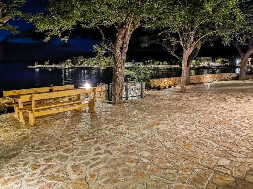 Holiday House "figurica" Lun