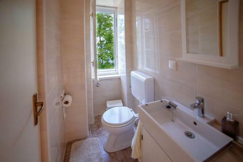 Holiday House "figurica" Lun