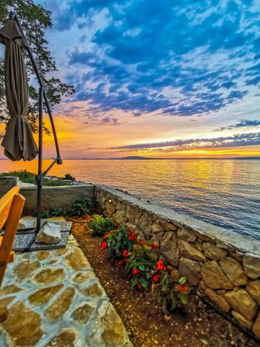 Holiday House "figurica" Lun