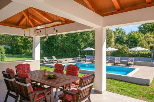 Luxury Villa Cherry In Natural Park