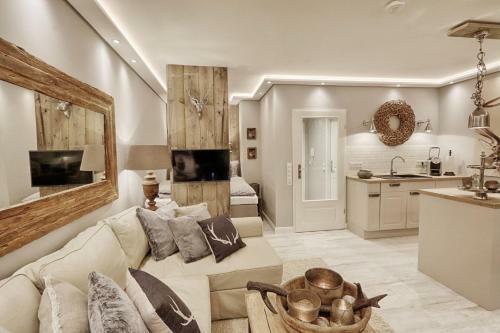 Home Suites Apartment 5