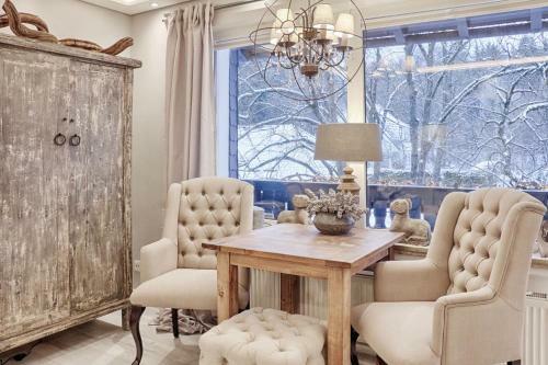 Home Suites Apartment 5