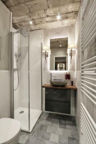 Home Suites Apartment 5