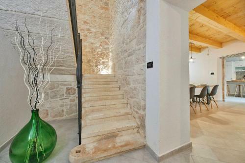 Old Stone Villa With Whirlpool And Sauna