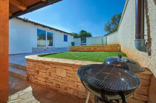 Old Stone Villa With Whirlpool And Sauna