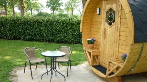 Gem�tliches Schlaffass Am Schwimmteich