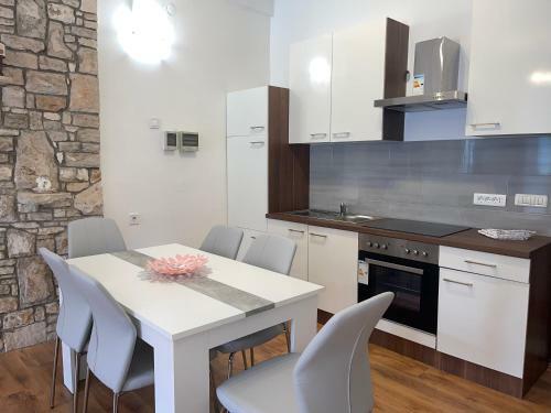Apartment A6 Liznjan