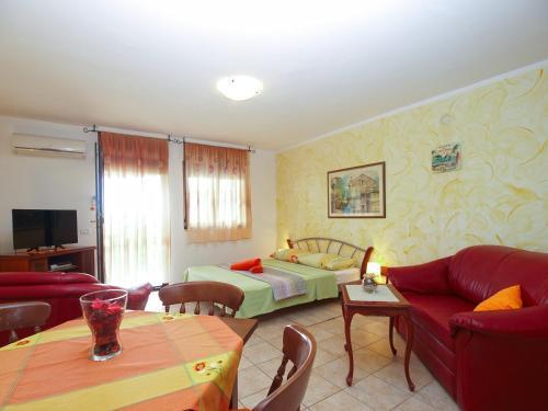 Apartment Liznjan 2107