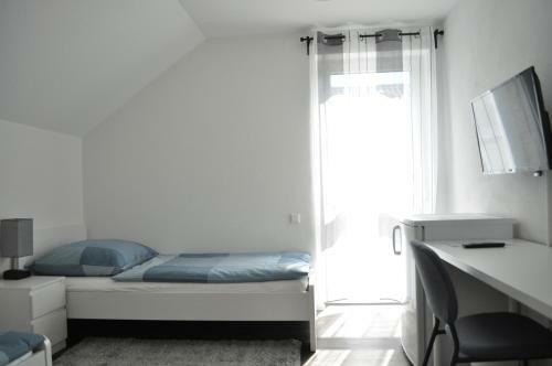 Hostal B Home Sleep & Work