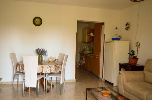 Golden Valley Apartment & Ranch