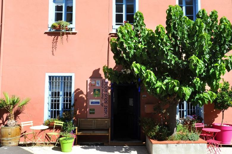 Bed & Breakfast Chambres D'hotes - L'abri Sous Roche