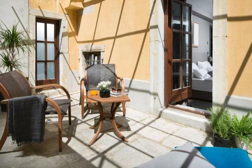 Hostal Rialto Residence