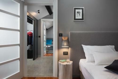 Hostal Rialto Residence