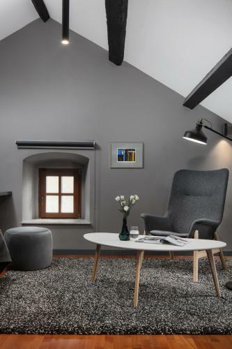 Hostal Rialto Residence