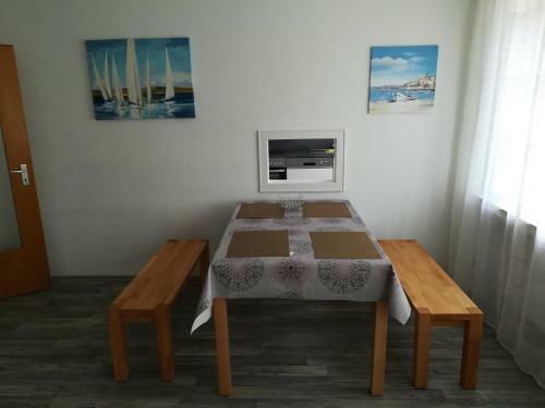 Apartment 28 O M