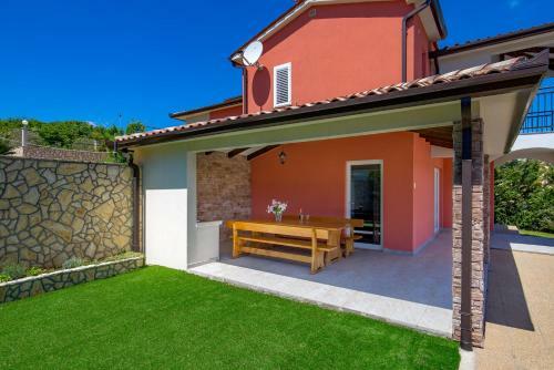 Villa Maumarin - Holiday Retreat With Panoramic View