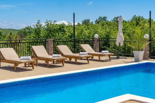 Villa Maumarin - Holiday Retreat With Panoramic View