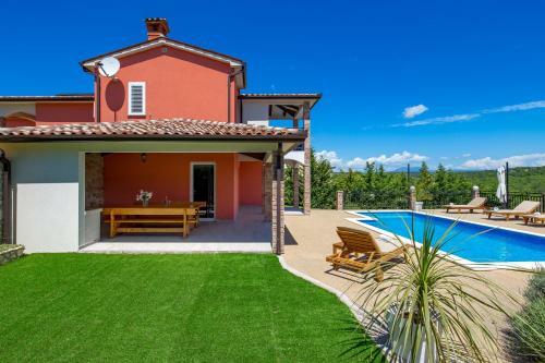 Villa Maumarin - Holiday Retreat With Panoramic View